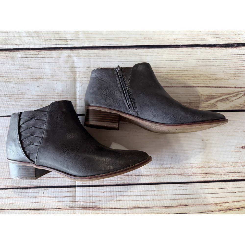 Candies Womens Gray Faux Leather Ankle Boots Woven Heel‎ Detail Size 7.5